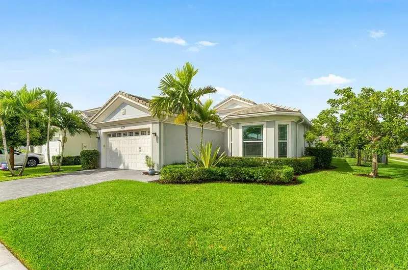 3 bedroom 2 bath Residential for sale at 15751 Hummingbird Lane, Westlake FL 33470