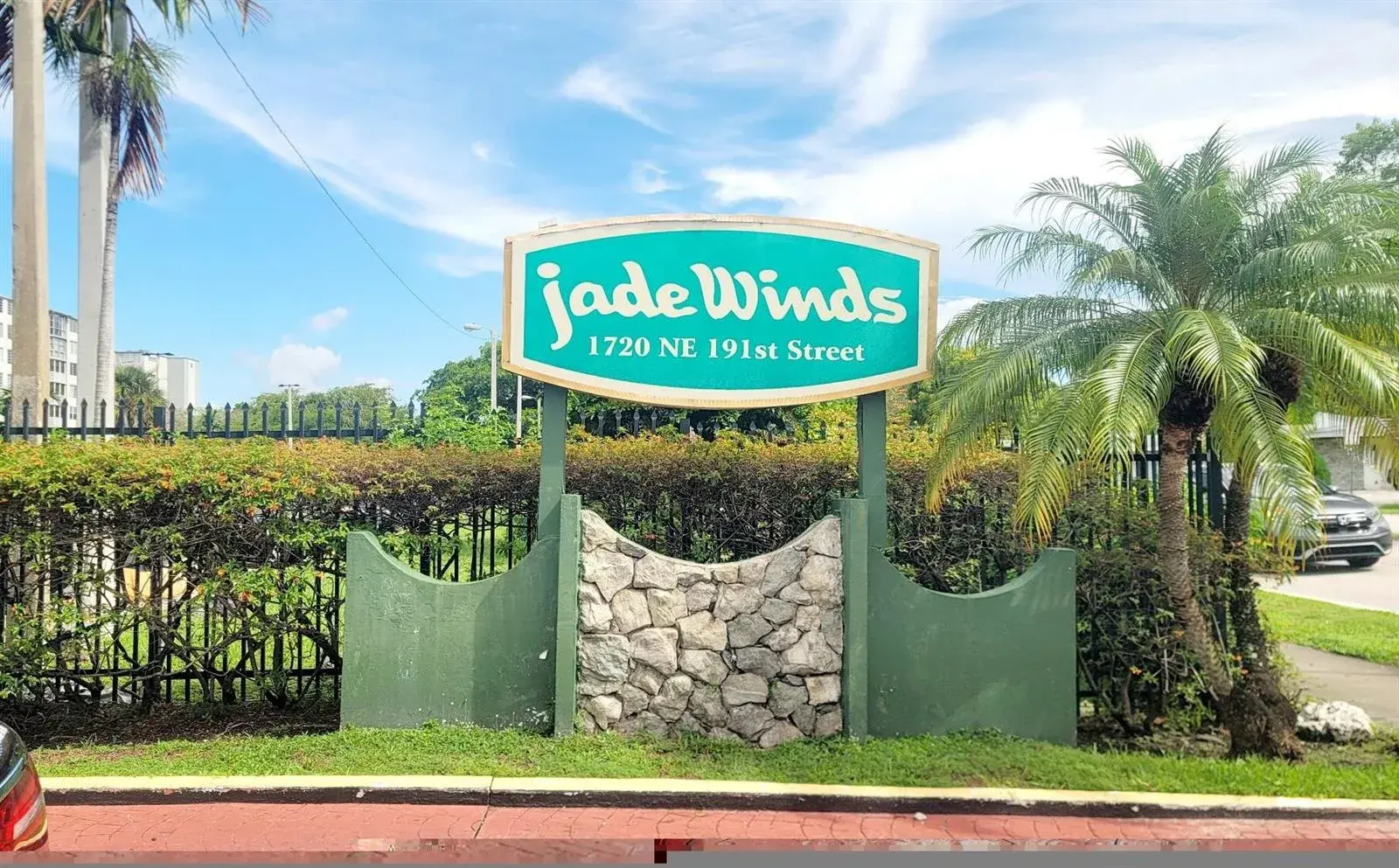 2 bedroom 2 bath Residential for sale at 1660 NE 191ST Street # 1, Miami FL 33179