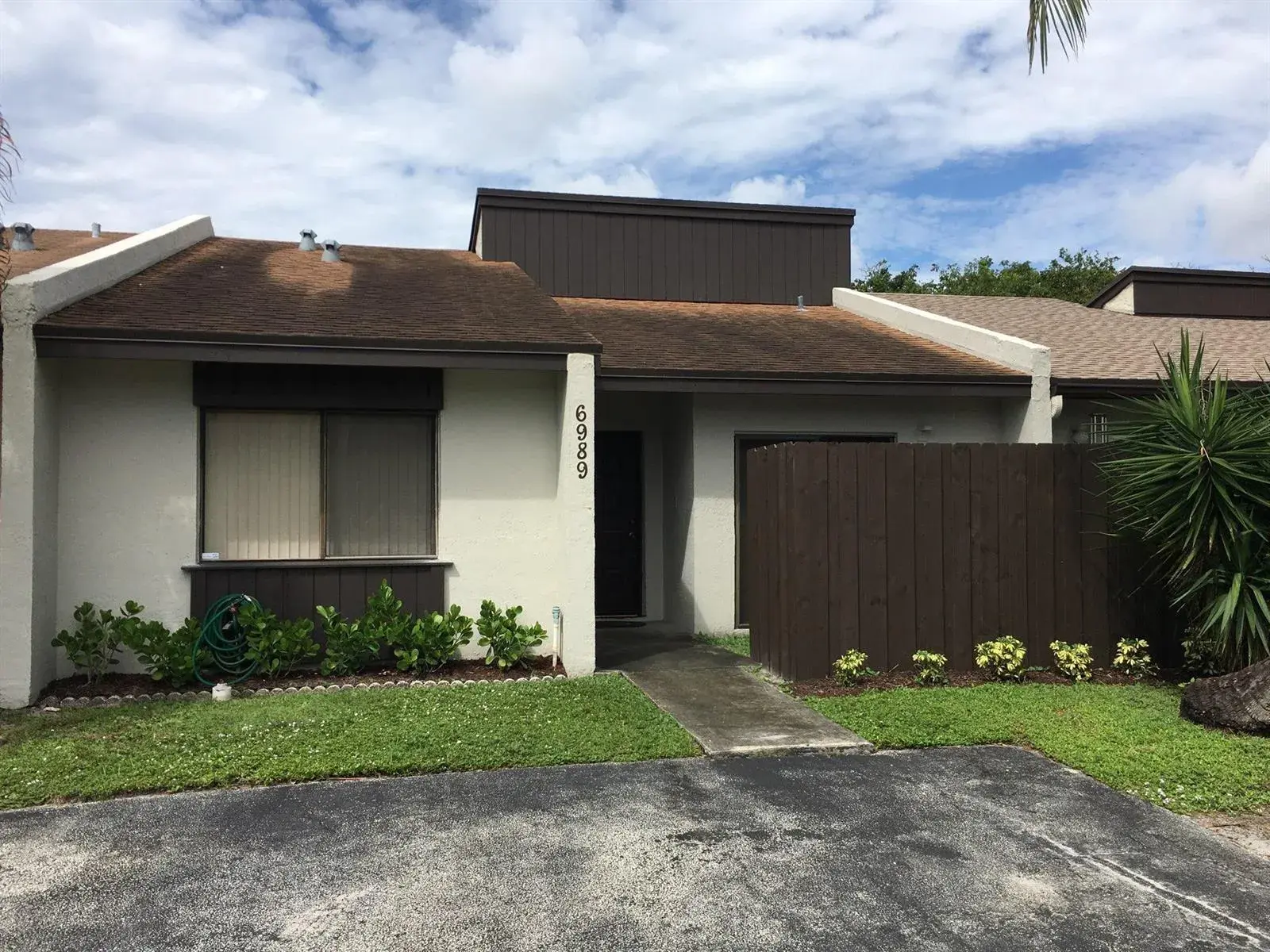 2 bedroom 2 bath Residential Lease for rent at 6989 NW 29th Lane, Fort Lauderdale FL 33309