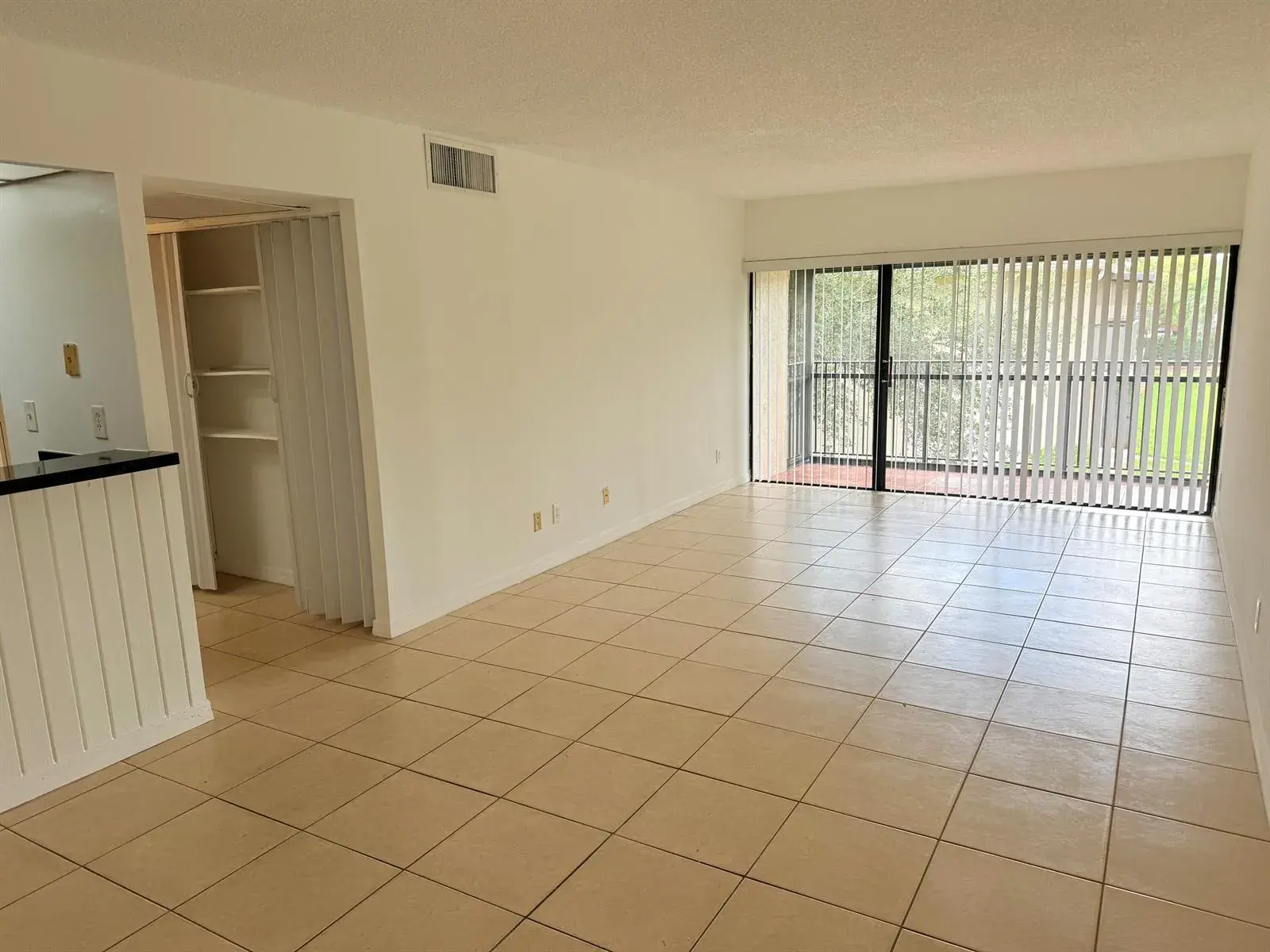 5981 WASHINGTON Street # 207, Hollywood FL 33023