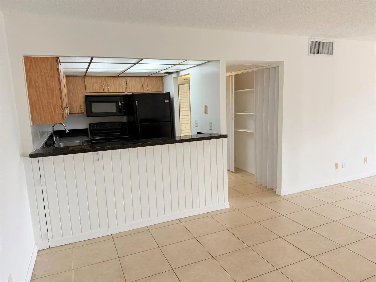 5981 WASHINGTON Street # 207, Hollywood FL 33023