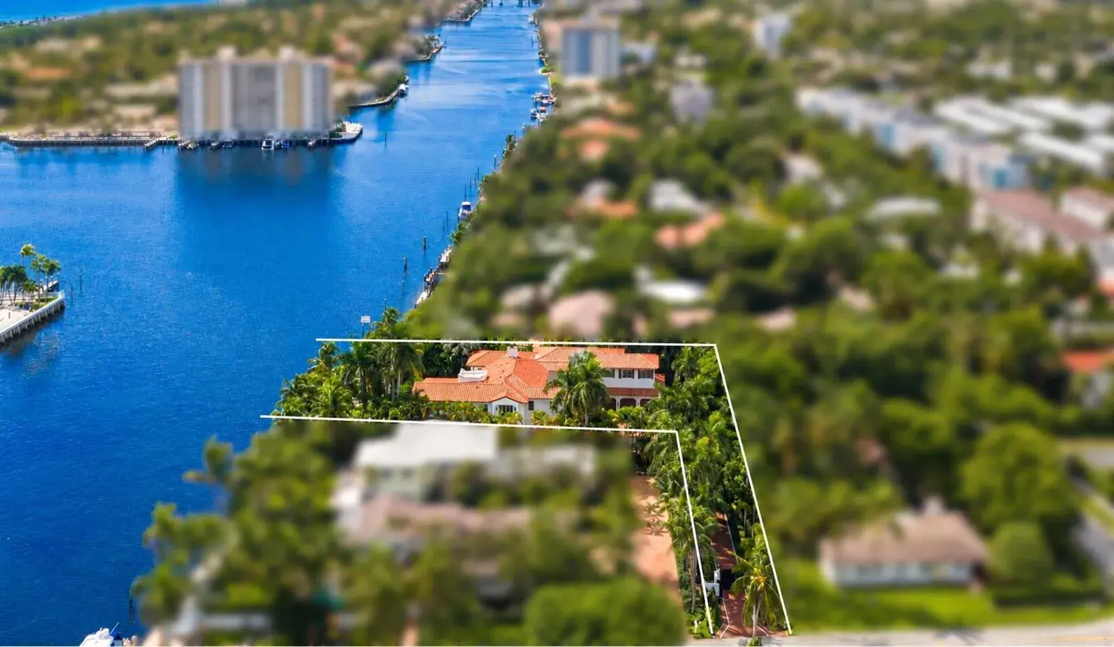 7 bedroom 8 bath Residential for sale at 706 SE 2nd Street, Delray Beach FL 33483