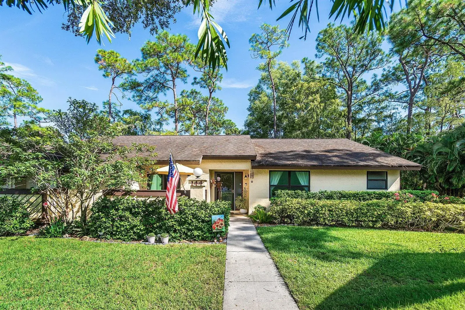 2 bedroom 2 bath Residential for sale at 144 Karanda Court, Royal Palm Beach FL 33411