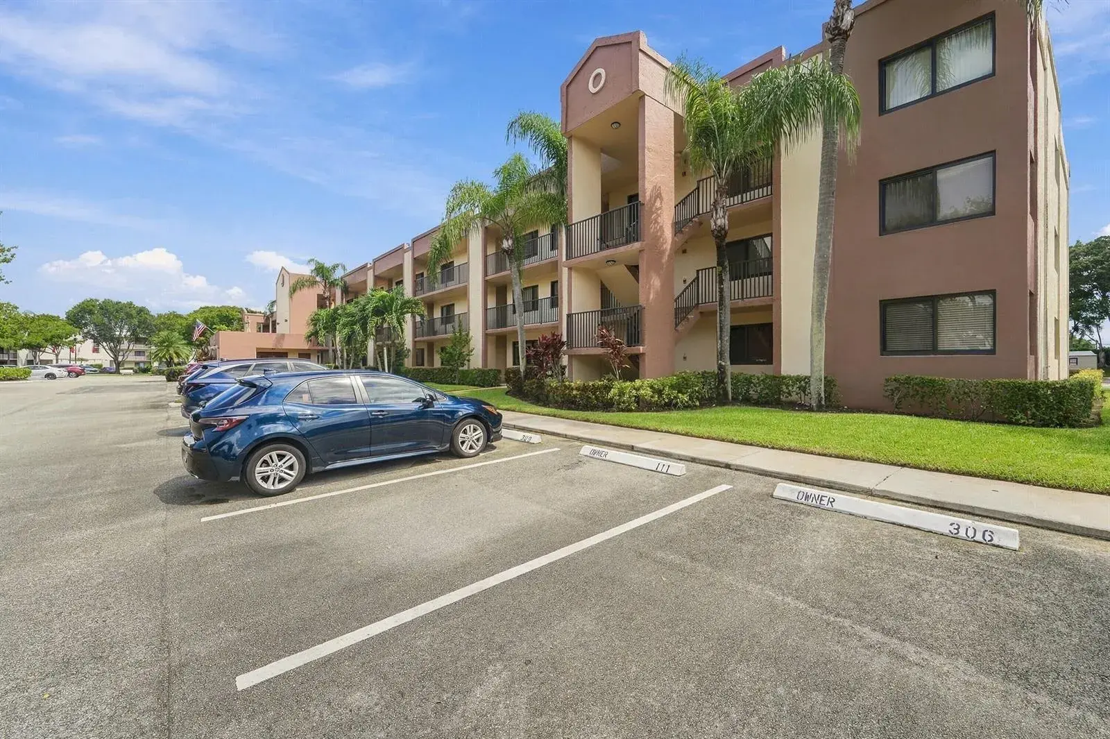 2 bedroom 2 bath Residential for sale at 10607 W CLAIRMONT Circle # 109, Tamarac FL 33321