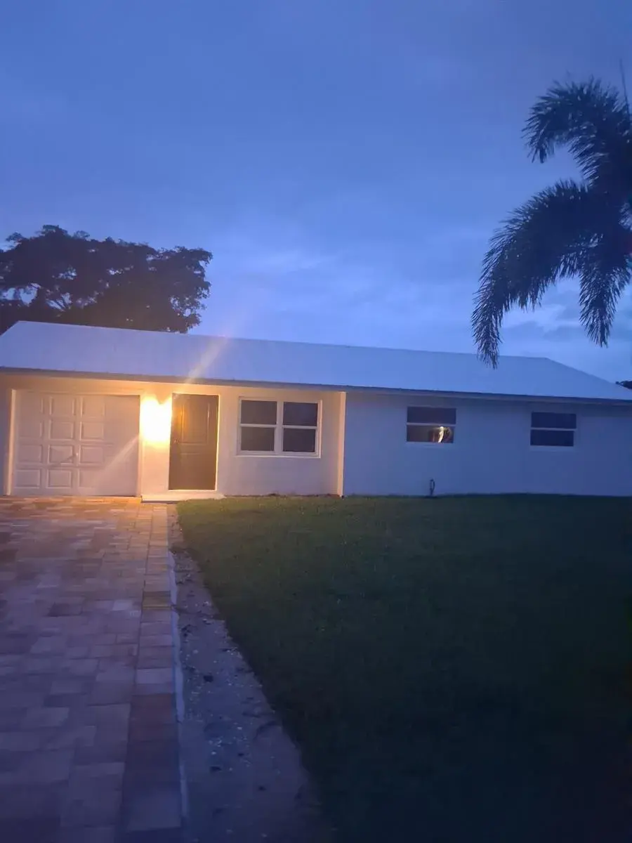 3 bedroom 2 bath Residential for sale at 19052 SE SUDDARD Drive, Jupiter FL 33469
