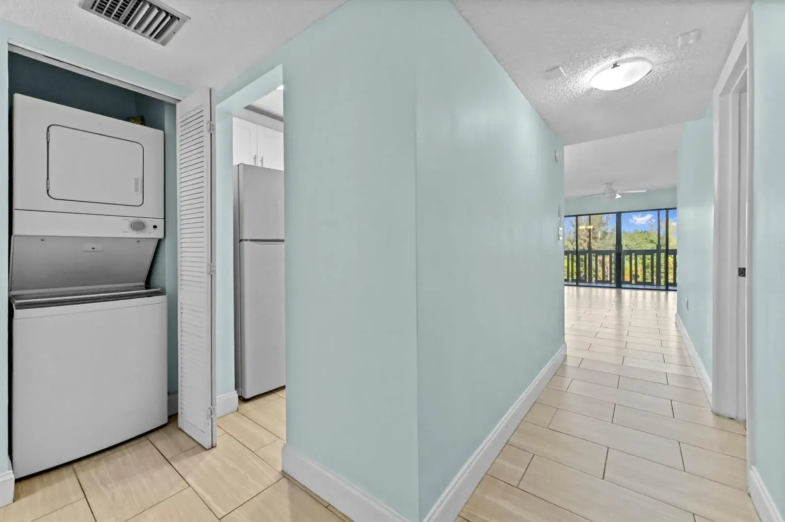 1021 Mockingbird Lane # 415, Plantation FL 33324
