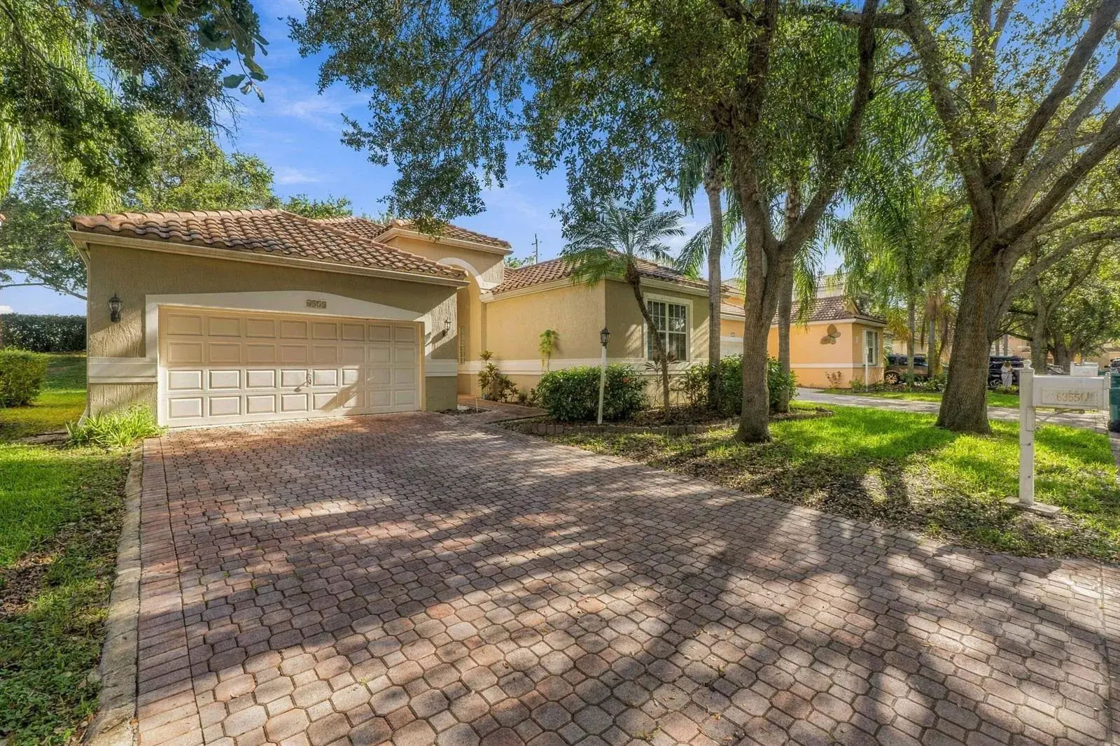 3 bedroom 2 bath Residential for sale at 6355 NW 80th Drive, Parkland FL 33067