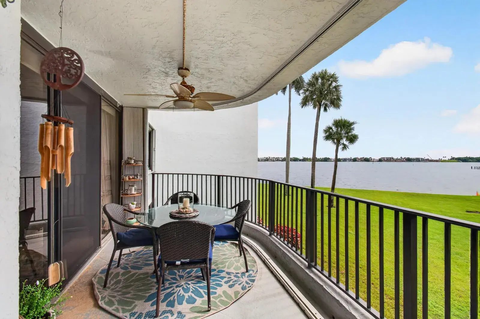 8200 LAKESHORE Drive # 2010, Hypoluxo FL 33462