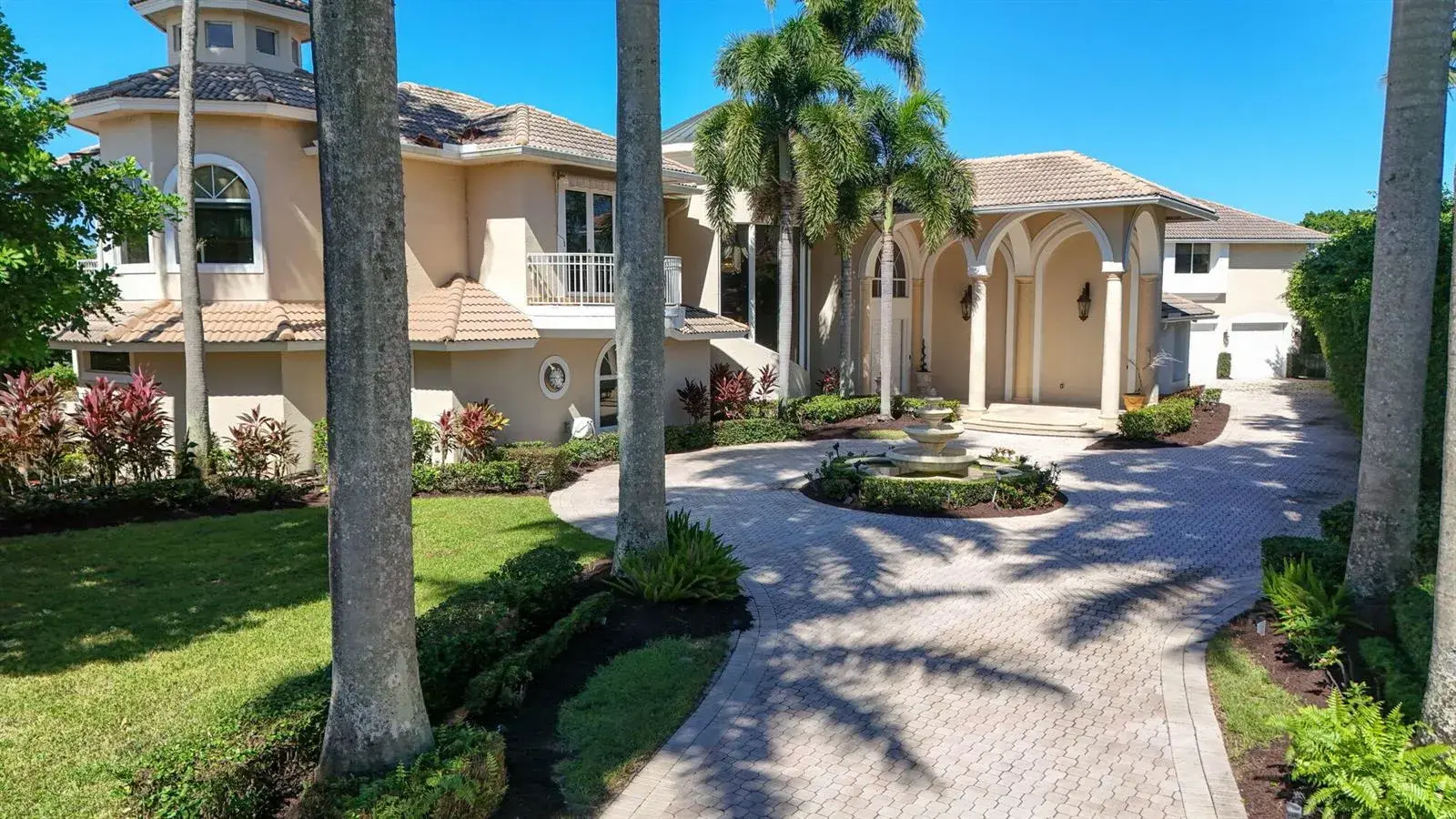 5 bedroom 6 bath Residential for sale at 10248 Heronwood Lane, West Palm Beach FL 33412