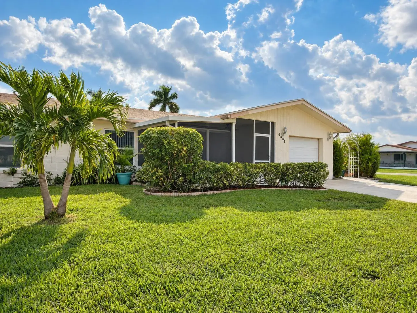 2 bedroom 2 bath Residential for sale at 6309 DUSENBURG Road, Delray Beach FL 33484