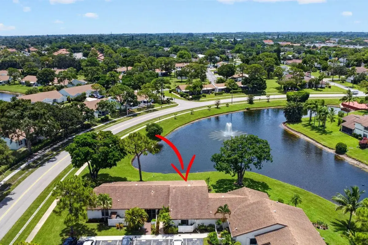 6102 WOODLAKE Boulevard, FL 33463