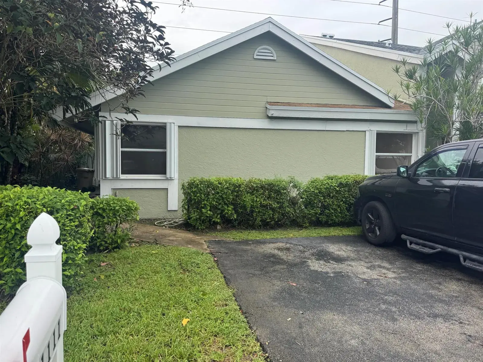 3 bedroom 2 bath Residential for sale at 1111 SW 111th Way, Davie FL 33324