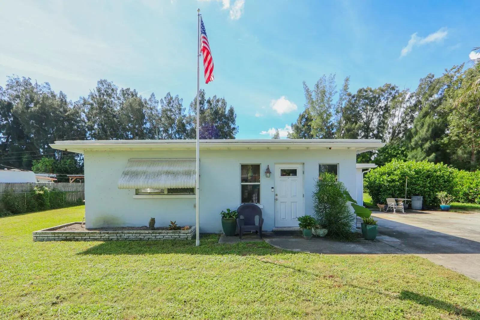 2 bedroom 1 bath Residential for sale at 2708 CHEROKEE Court, West Palm Beach FL 33406