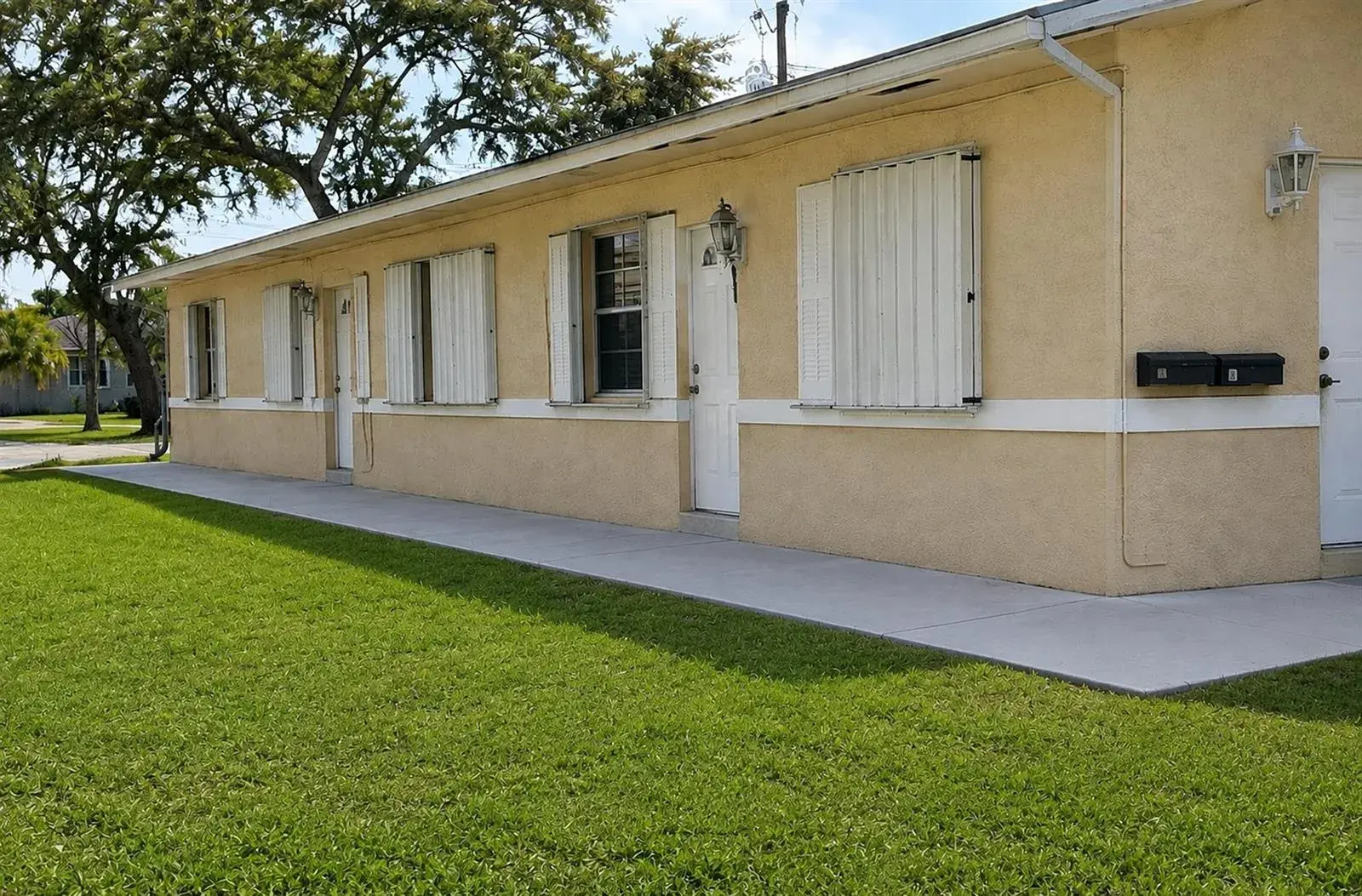3 bedroom 2 bath Residential Lease for rent at 2302 Liberty Street, Hollywood FL 33020