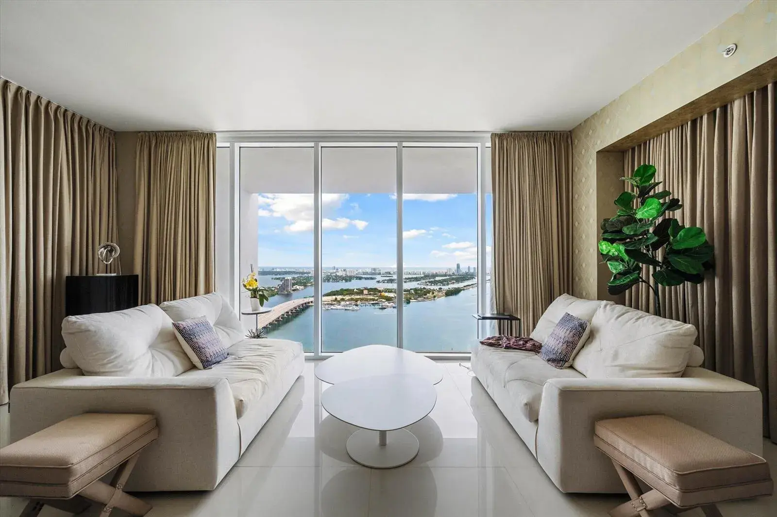 1040 Biscayne Boulevard # 4202, Miami FL 33132