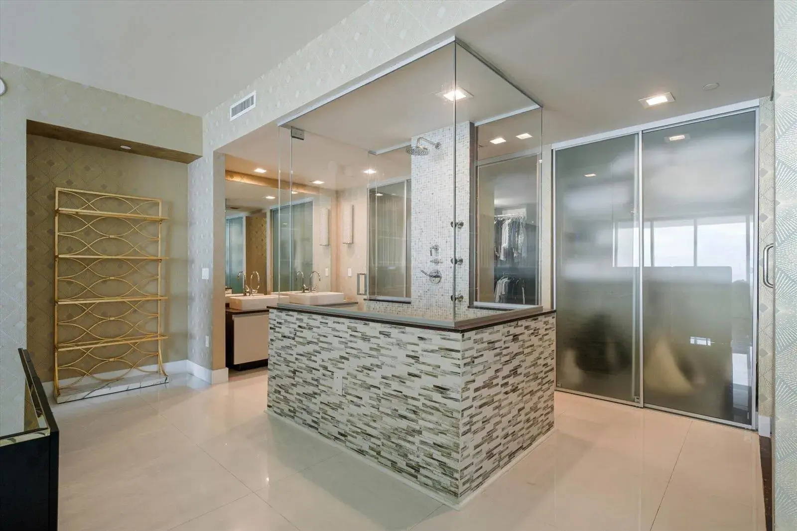 1040 Biscayne Boulevard # 4202, Miami FL 33132