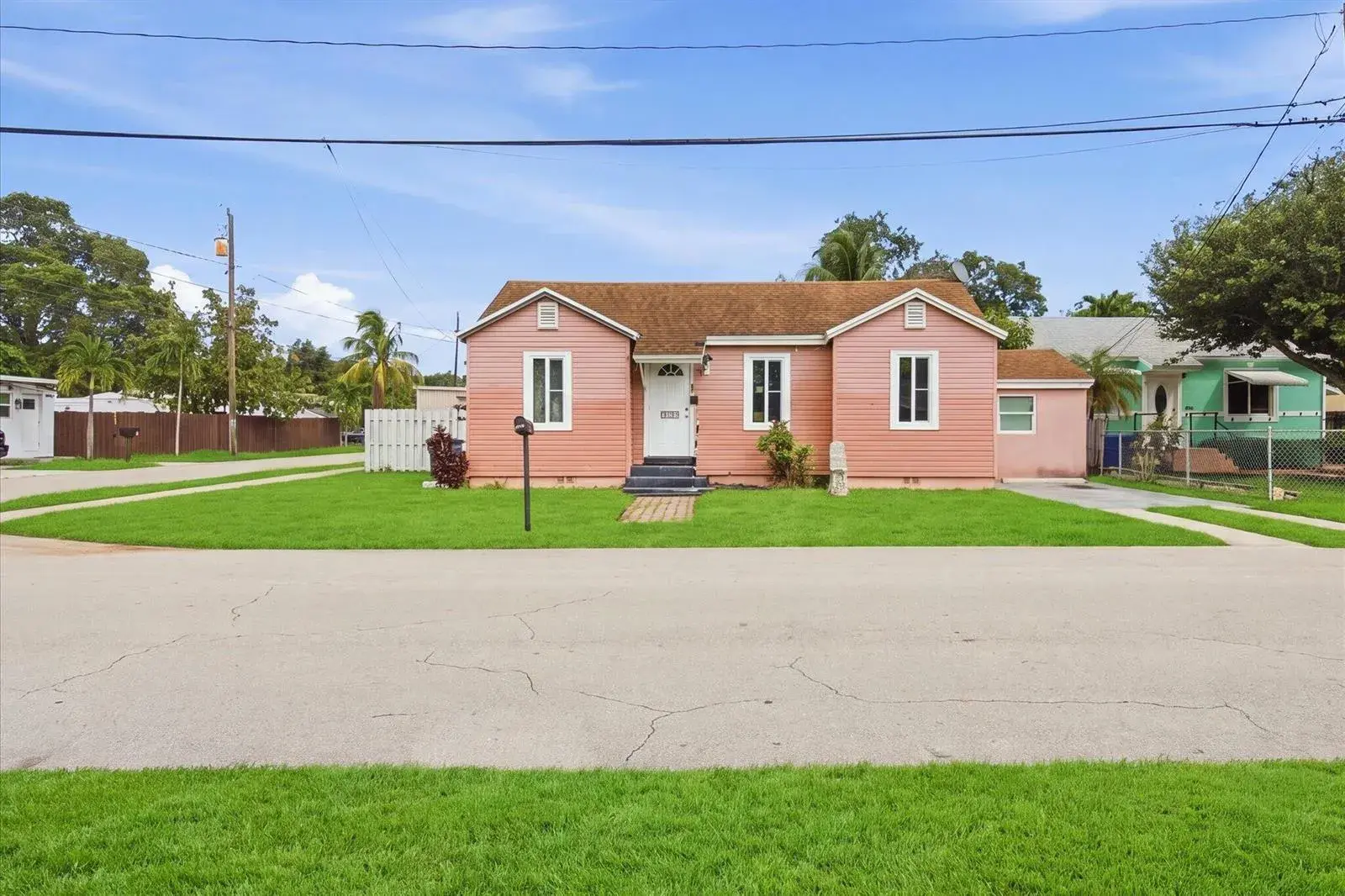 3 bedroom 2 bath Residential for sale at 1023 N 25th Avenue, Hollywood FL 33020