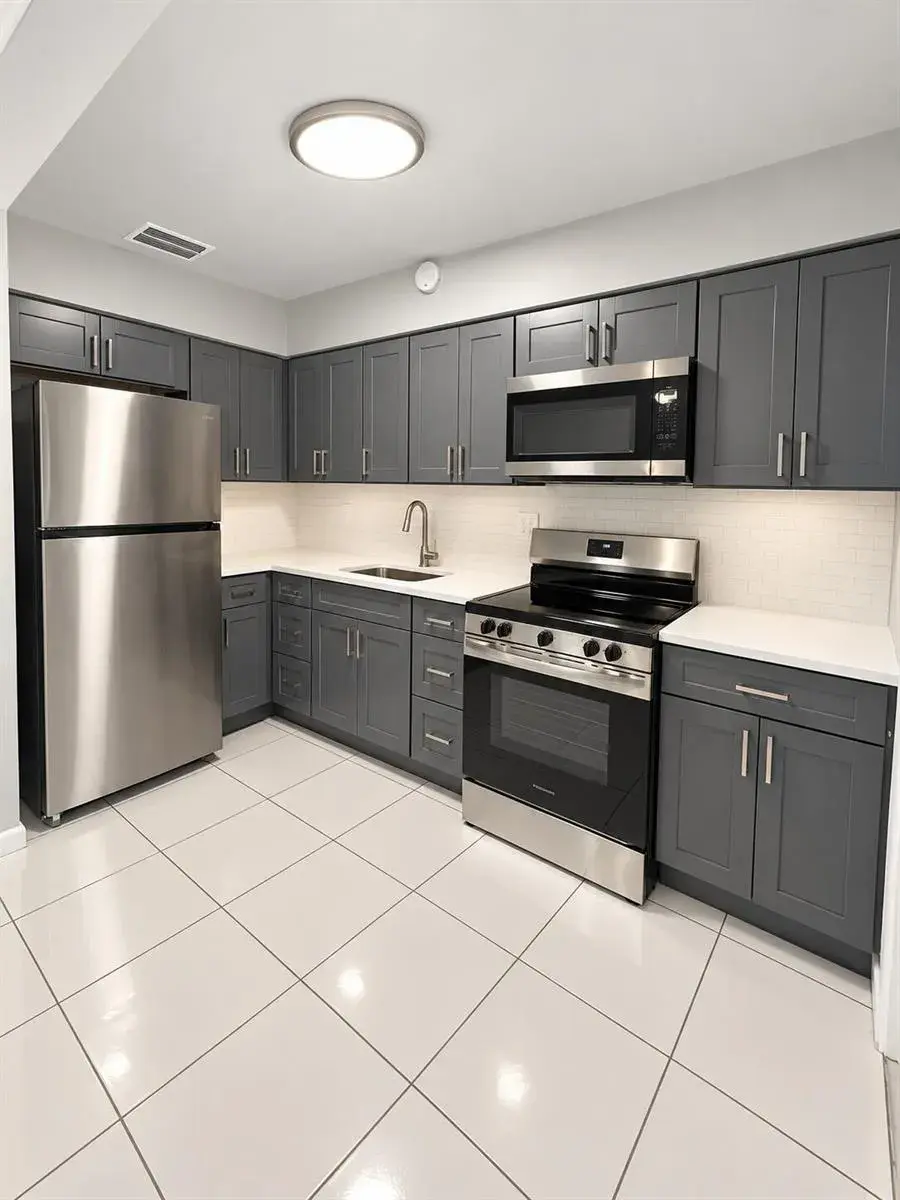 2 bedroom 2 bath Residential Lease for rent at 3604 Taylor Street # 3, Hollywood FL 33021