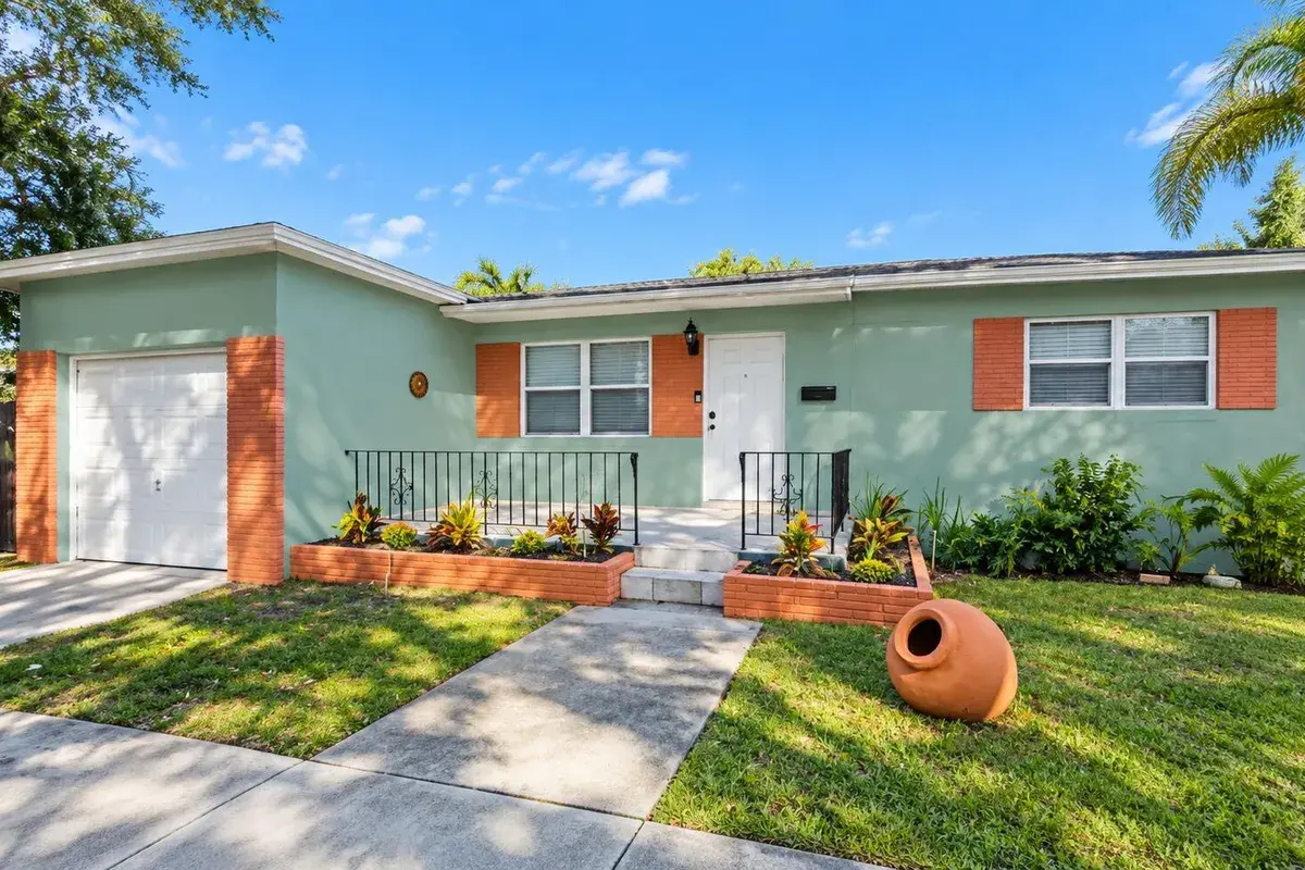 805 S 26TH Avenue, Hollywood FL 33020