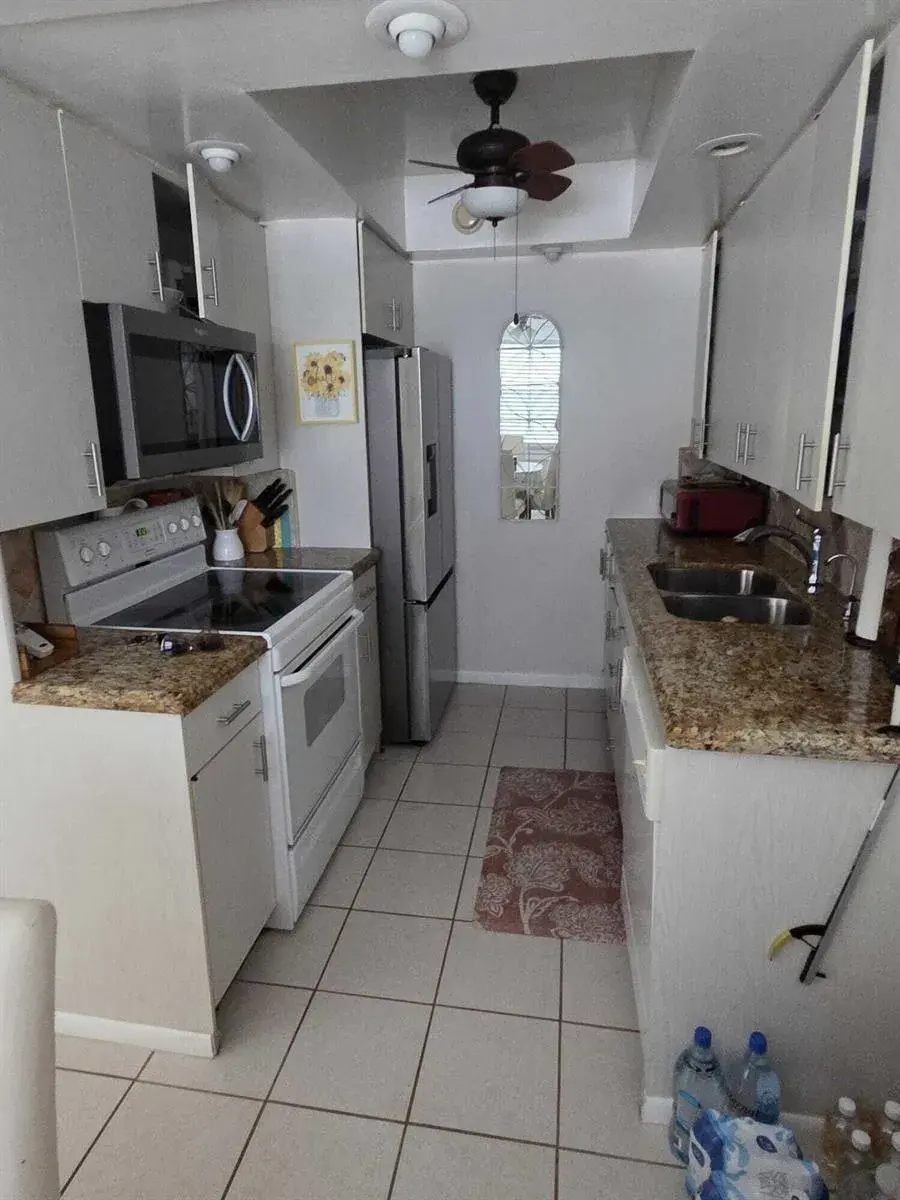 1004 NEWPORT G # 1004, Deerfield Beach FL 33442