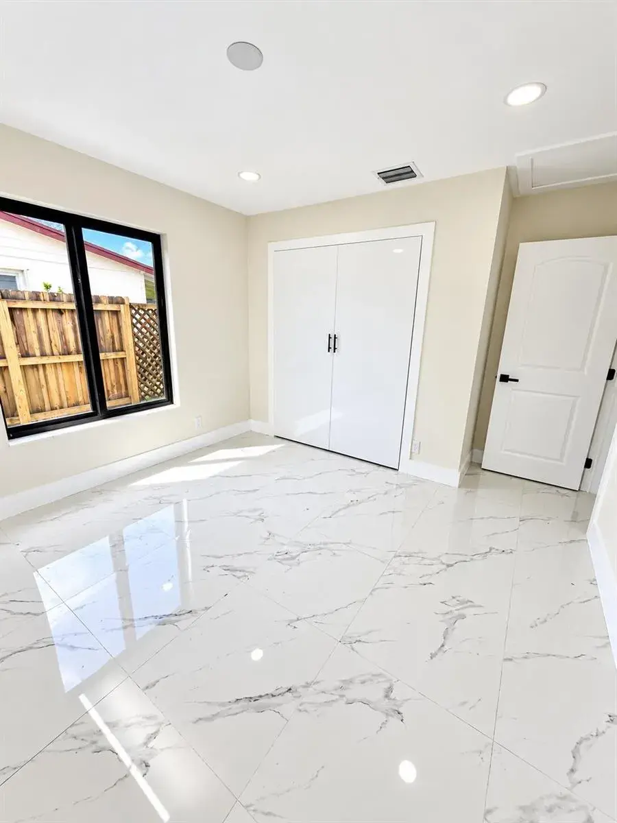 4922 ROYAL S, West Palm Beach FL 33415