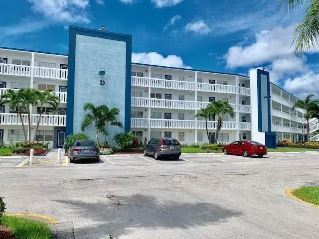2 bedroom 1 bath Residential for sale at 2060 Exeter D, Boca Raton FL 33434