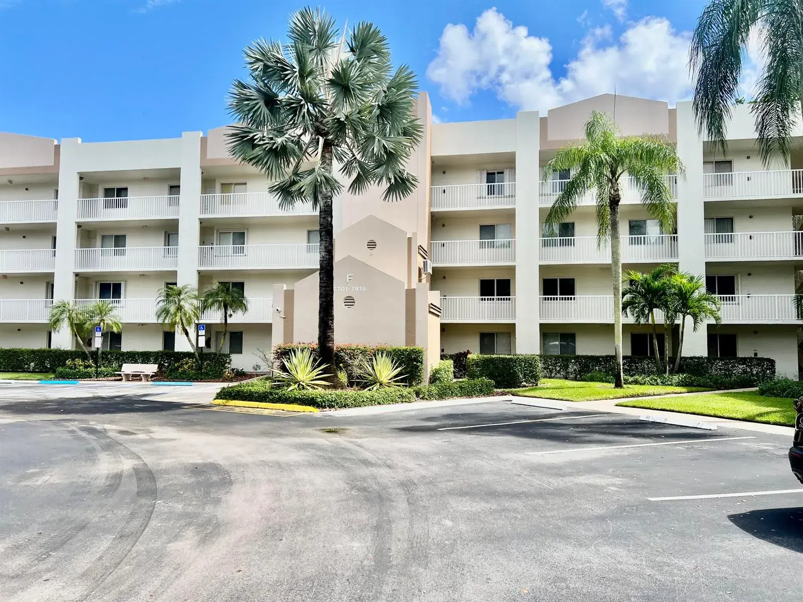 1 bedroom 1 bath Residential for sale at 7713 TRENT Drive # 107, Tamarac FL 33321