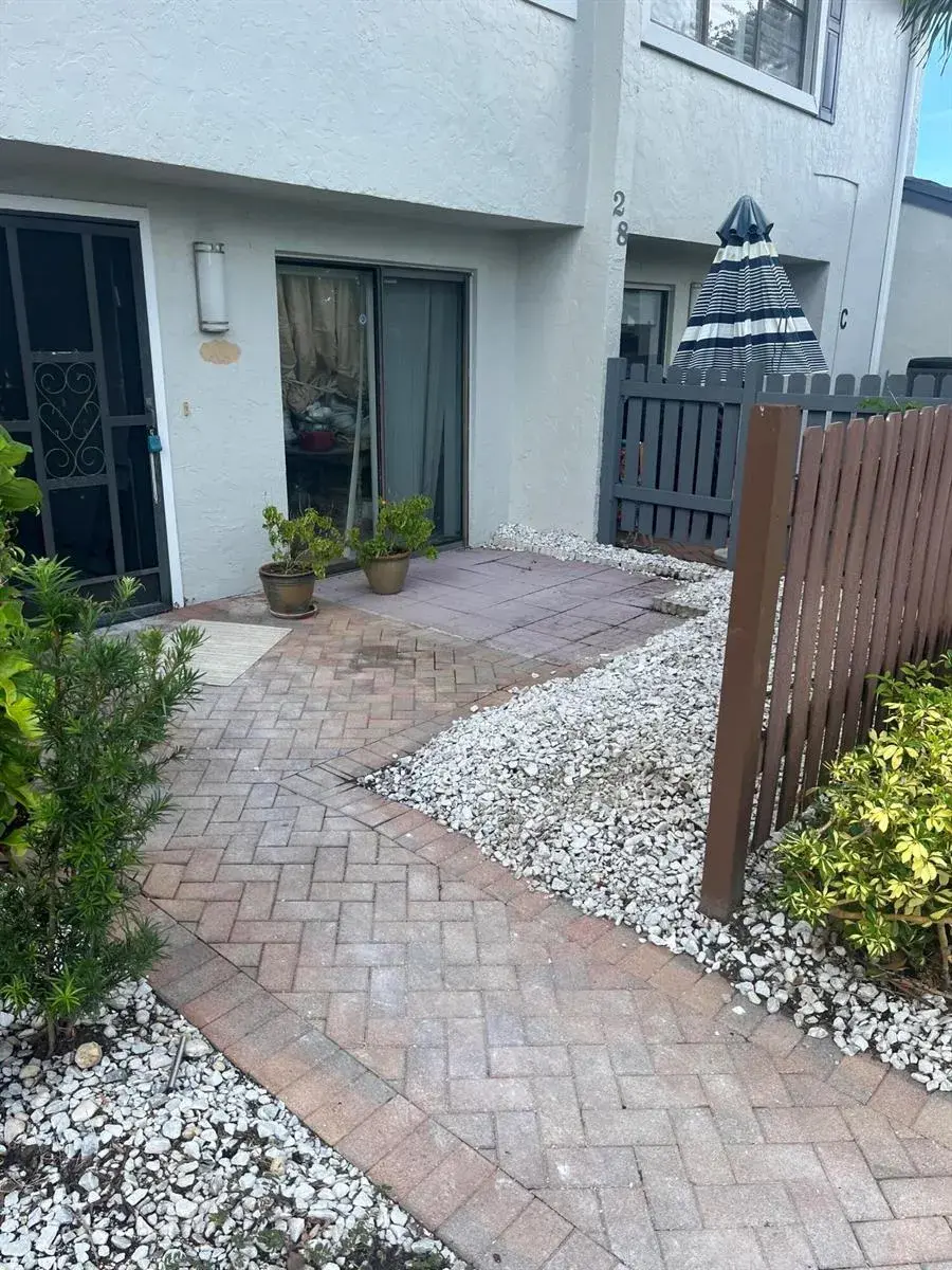 28 SOUTHPORT Lane # B, Boynton Beach FL 33436