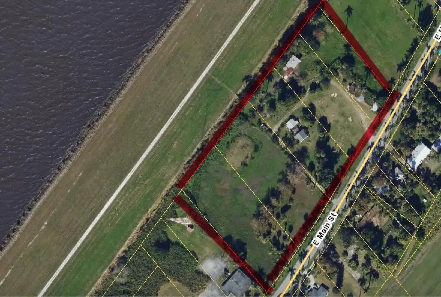 3 bedroom 2 bath Residential for sale at 1977 E Main Street, Pahokee FL 33476