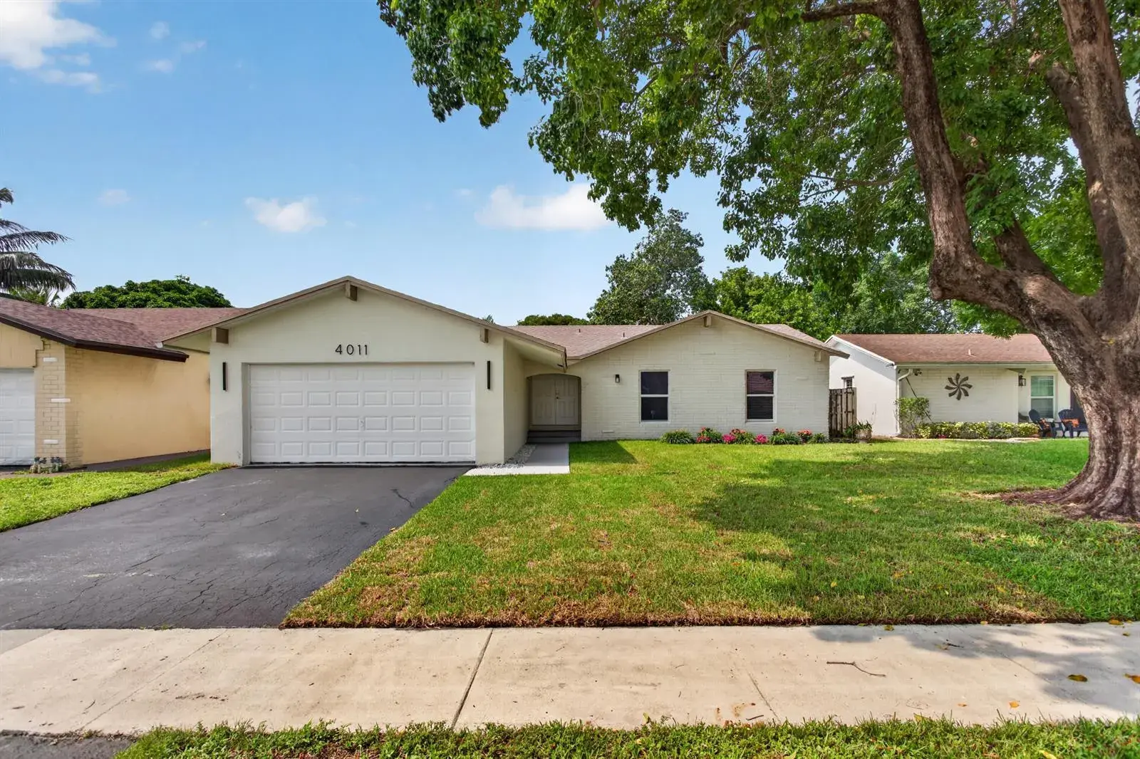 3 bedroom 2 bath Residential for sale at 4011 NW 93rd Avenue, Sunrise FL 33351
