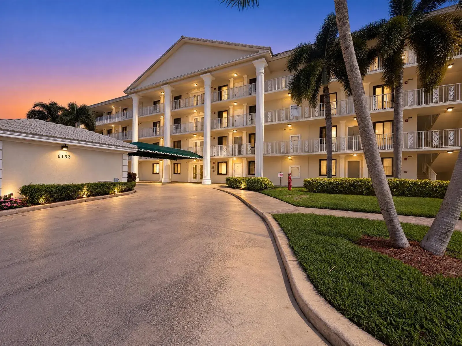 2 bedroom 2 bath Residential for sale at 6133 BALBOA # 405, Boca Raton FL 33433