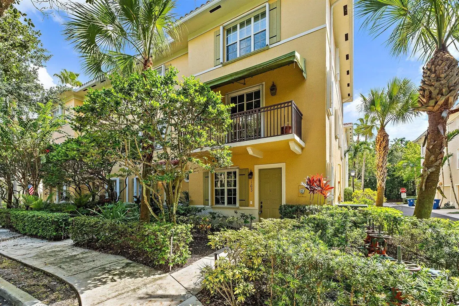 3 bedroom 2 bath Residential for sale at 163 APALACHEE Lane, Jupiter FL 33458
