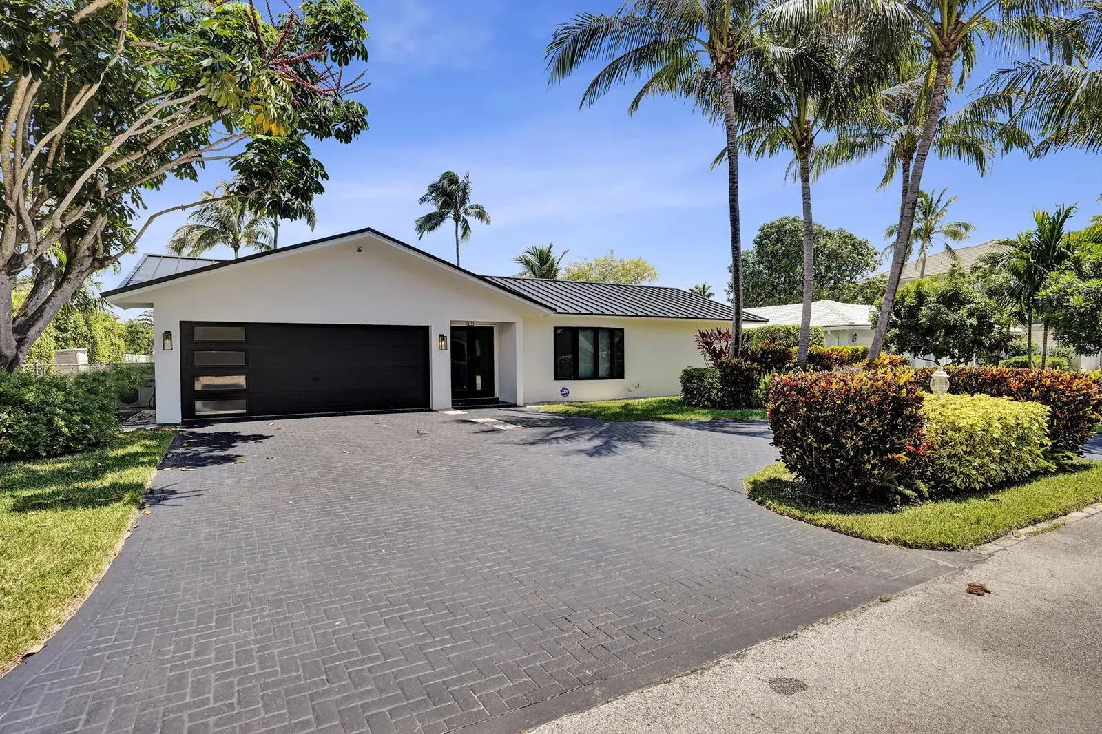 933 Banyan Drive, Delray Beach FL 33483