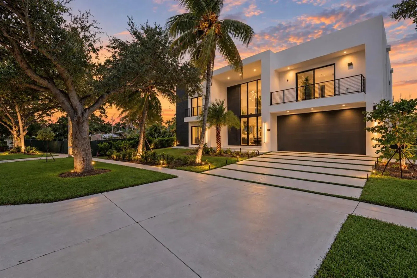4730 NE 22ND Avenue, Lighthouse Point FL 33064