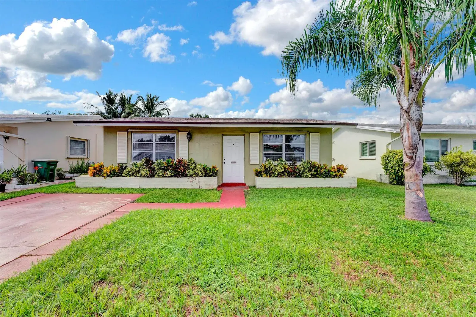 2 bedroom 1 bath Residential for sale at 4938 NW 54th Court, Tamarac FL 33319