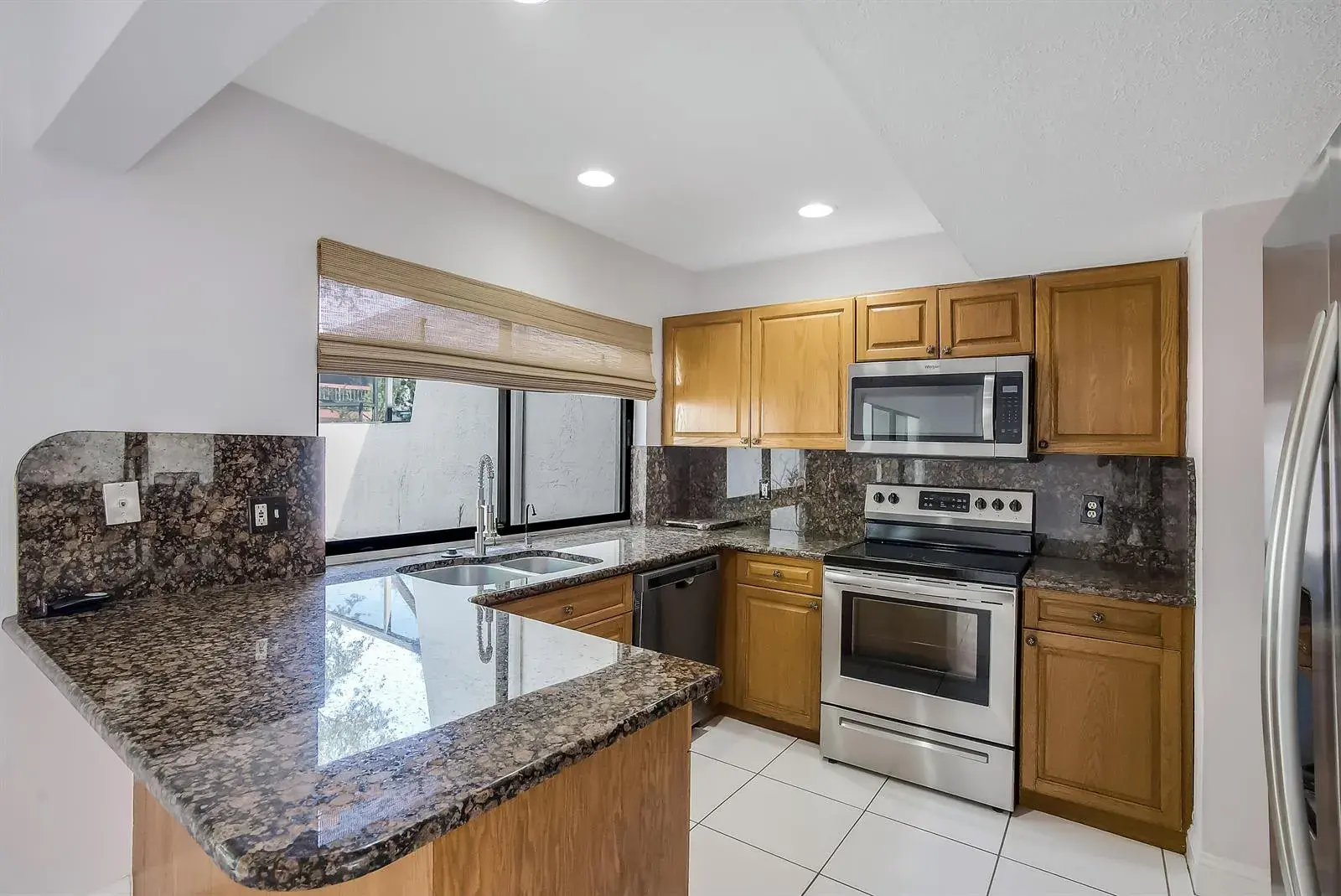3015 OAKTREE Lane Unit 277, Hollywood FL 33021