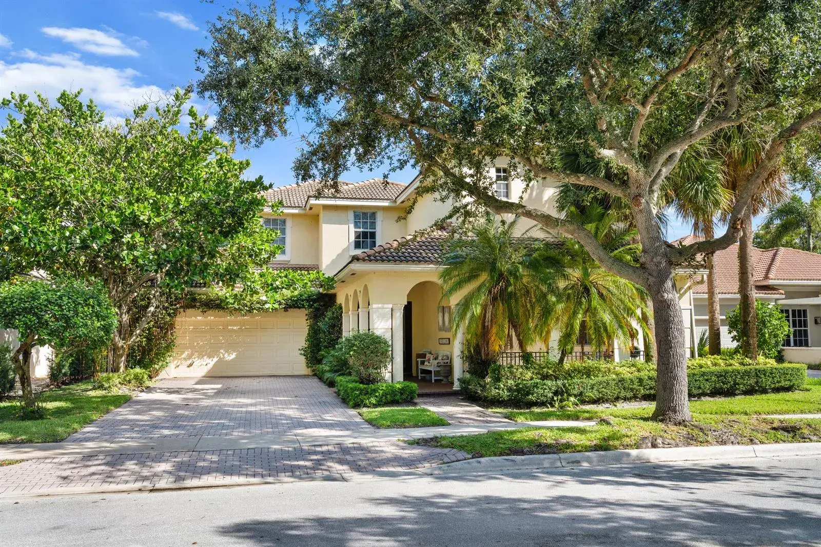5 bedroom 5 bath Residential for sale at 182 Via Veracruz, Jupiter FL 33458