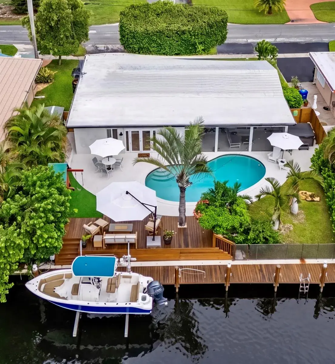 2 bedroom 2 bath Residential for sale at 160 SE 9TH Street, Pompano Beach FL 33060
