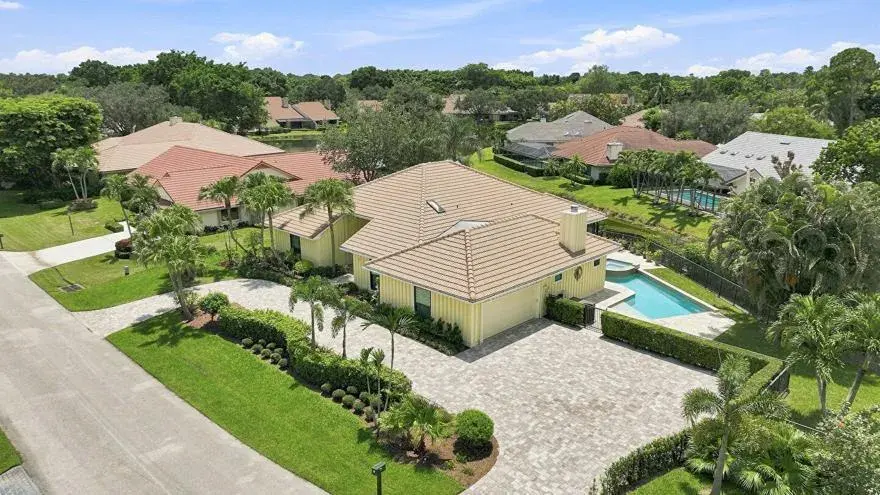 1 Wycliff Road, Palm Beach Gardens FL 33418