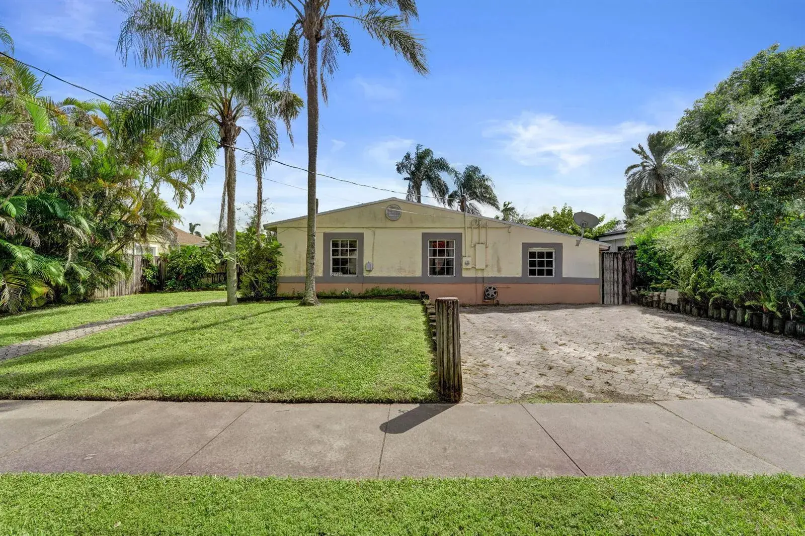 3 bedroom 2 bath Residential for sale at 2714 SCOTT Street, Hollywood FL 33020