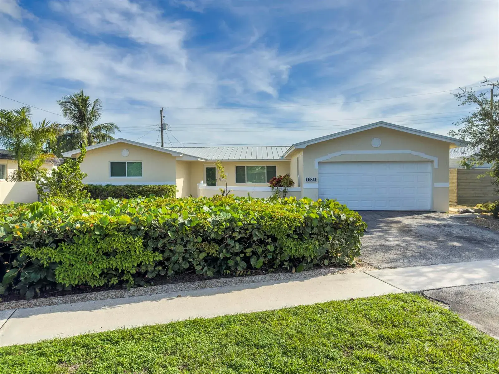 3 bedroom 2 bath Residential for sale at 1025 Yale Drive, Hollywood FL 33021