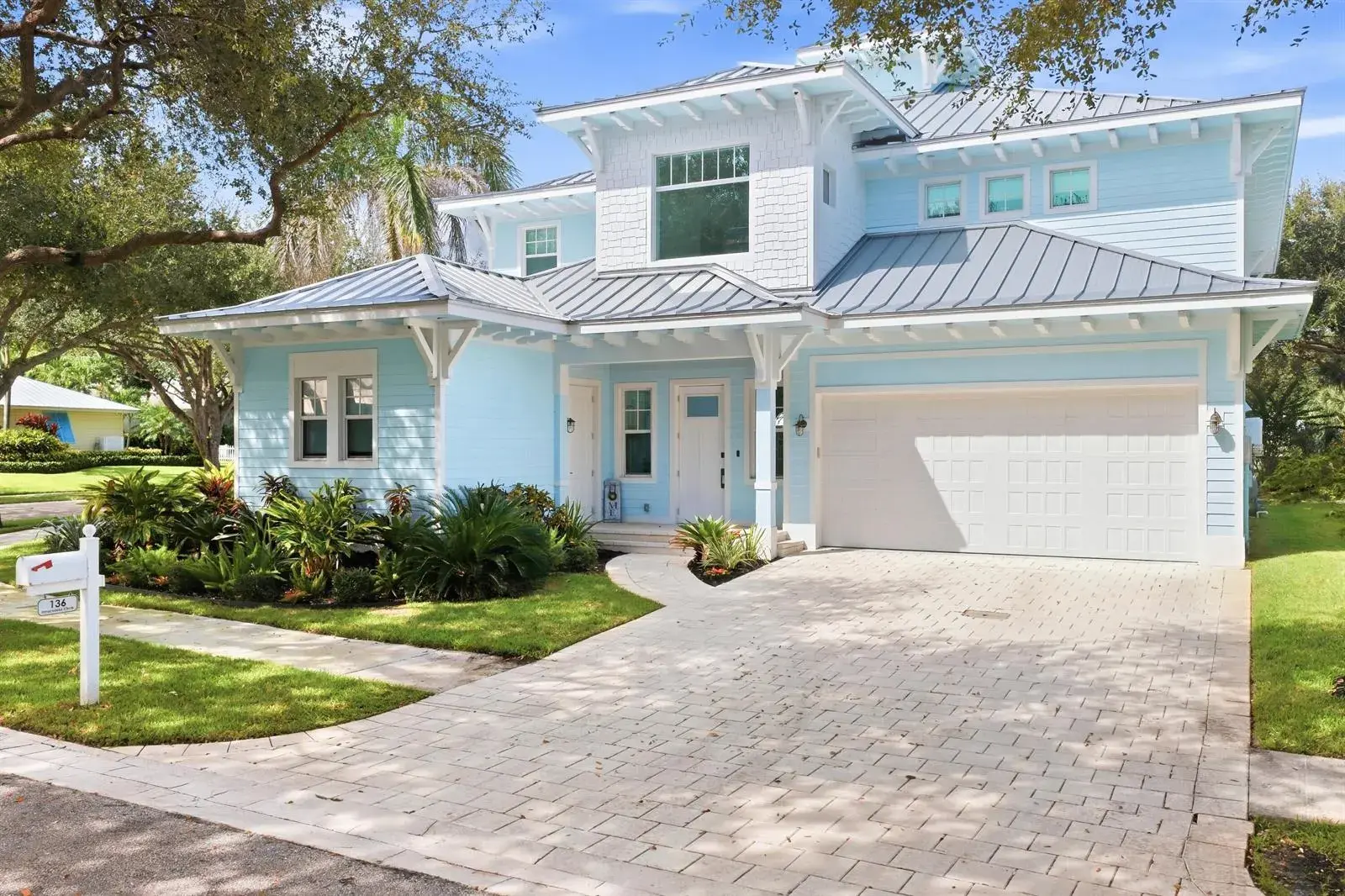 5 bedroom 5 bath Residential for sale at 136 INTRACOASTAL Circle, Tequesta FL 33469