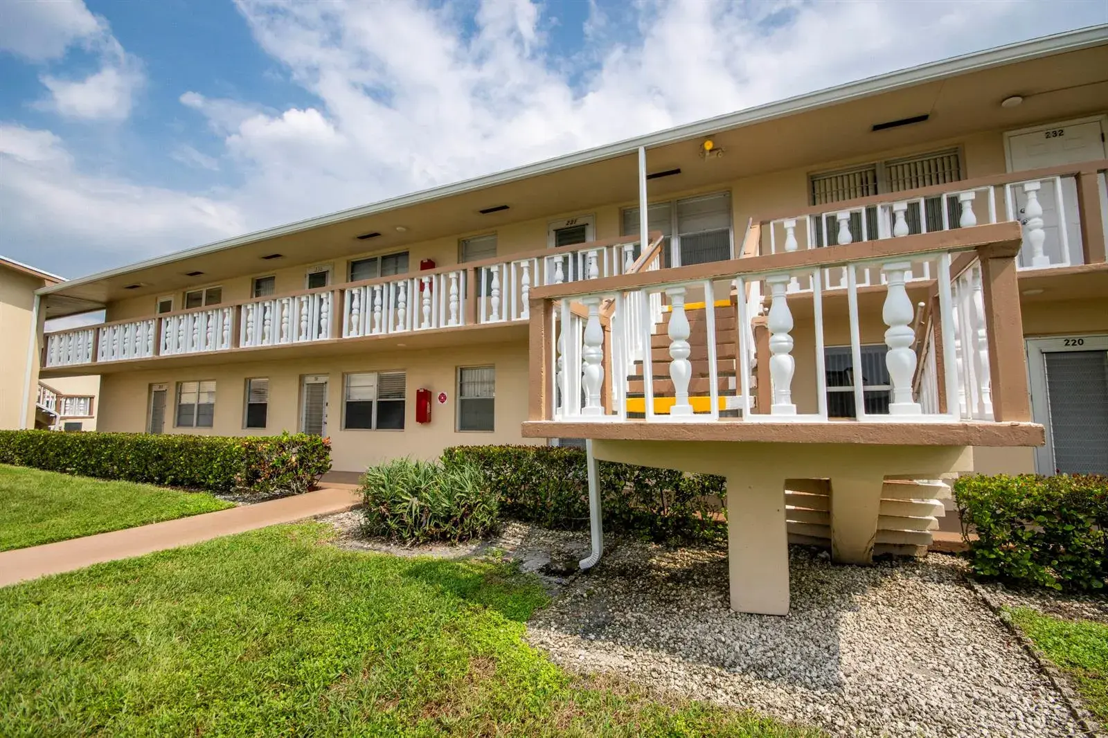 2 bedroom 1 bath Residential for sale at 231 Chatham K # 231, West Palm Beach FL 33417
