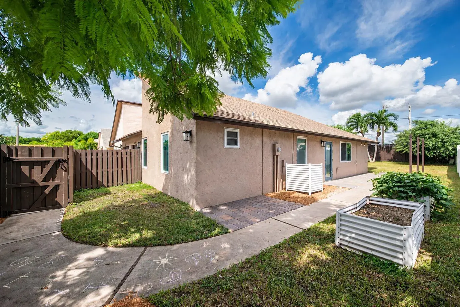 2815 SW 2ND Street, Delray Beach FL 33445
