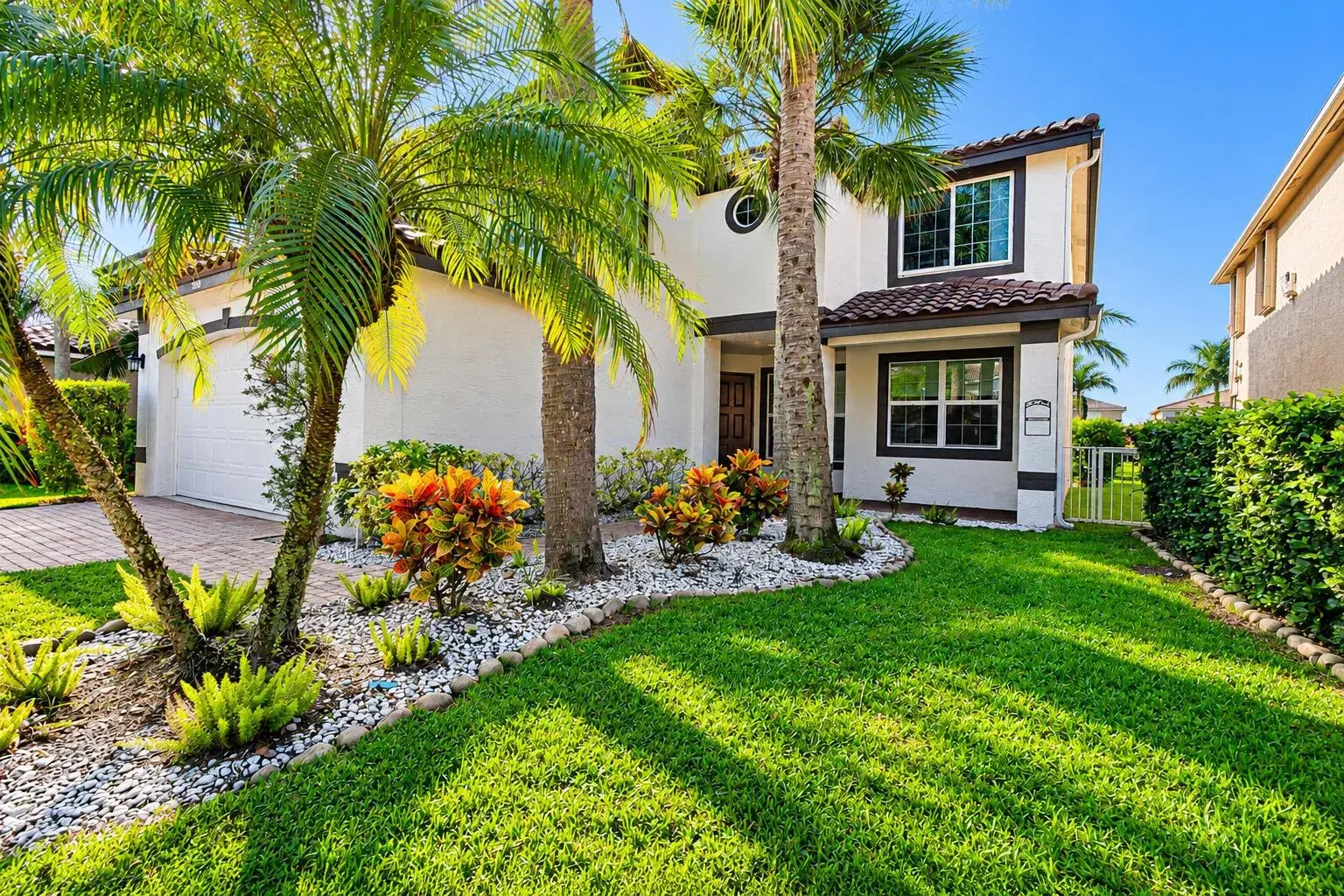 6 bedroom 4 bath Residential for sale at 5018 Nautica Lake Circle, FL 33463