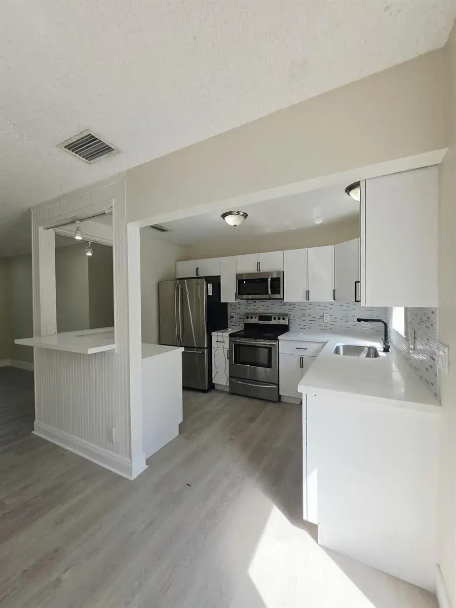 3 bedroom 2 bath Residential for sale at 1432 NE 27th Street, Wilton Manors FL 33334