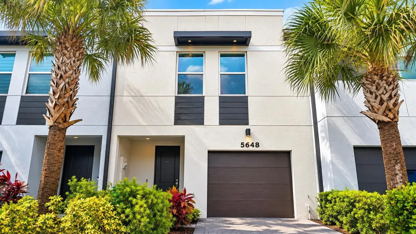 3 bedroom 2 bath Residential for sale at 5648 MENTMORE Drive, Mangonia Park FL 33407