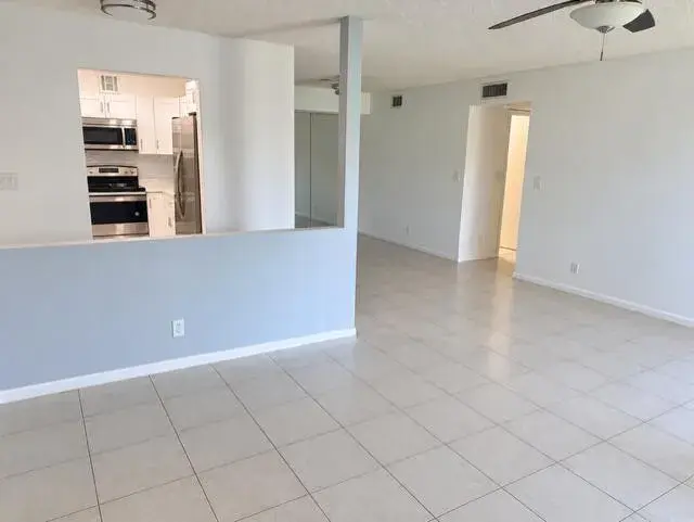 2 bedroom 2 bath Residential for sale at 456 N LAUREL Drive # 1507, Margate FL 33063