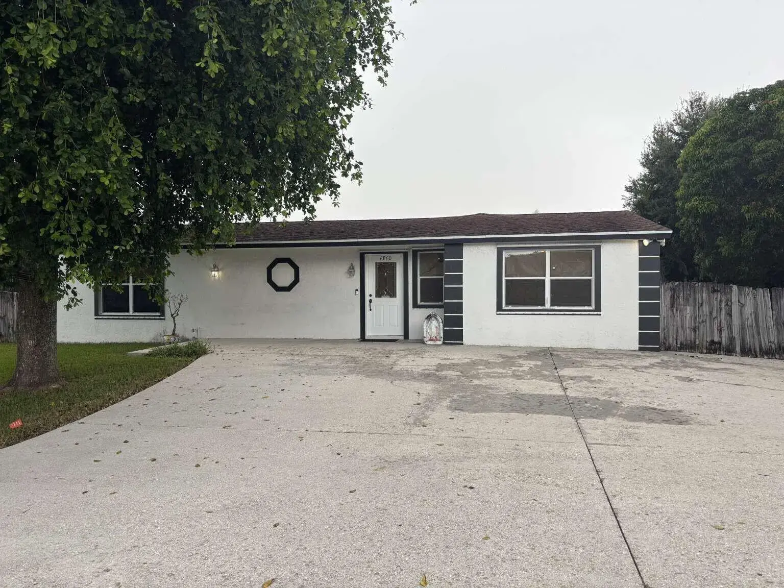 3 bedroom 2 bath Residential for sale at 6860 Venetian Drive, Lake Worth FL 33462