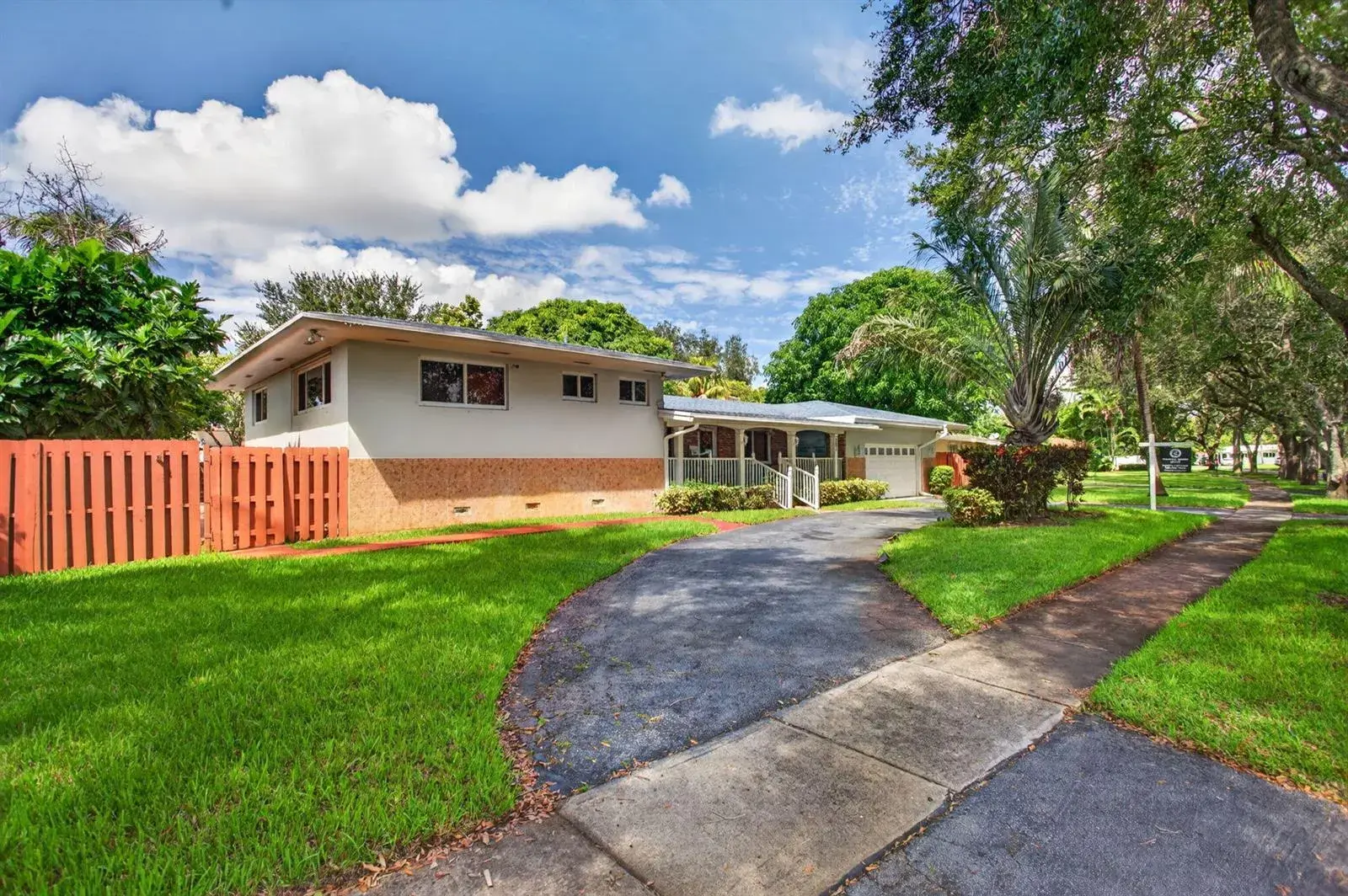 4 bedroom 2 bath Residential for sale at 291 SW 60TH Avenue, Plantation FL 33317